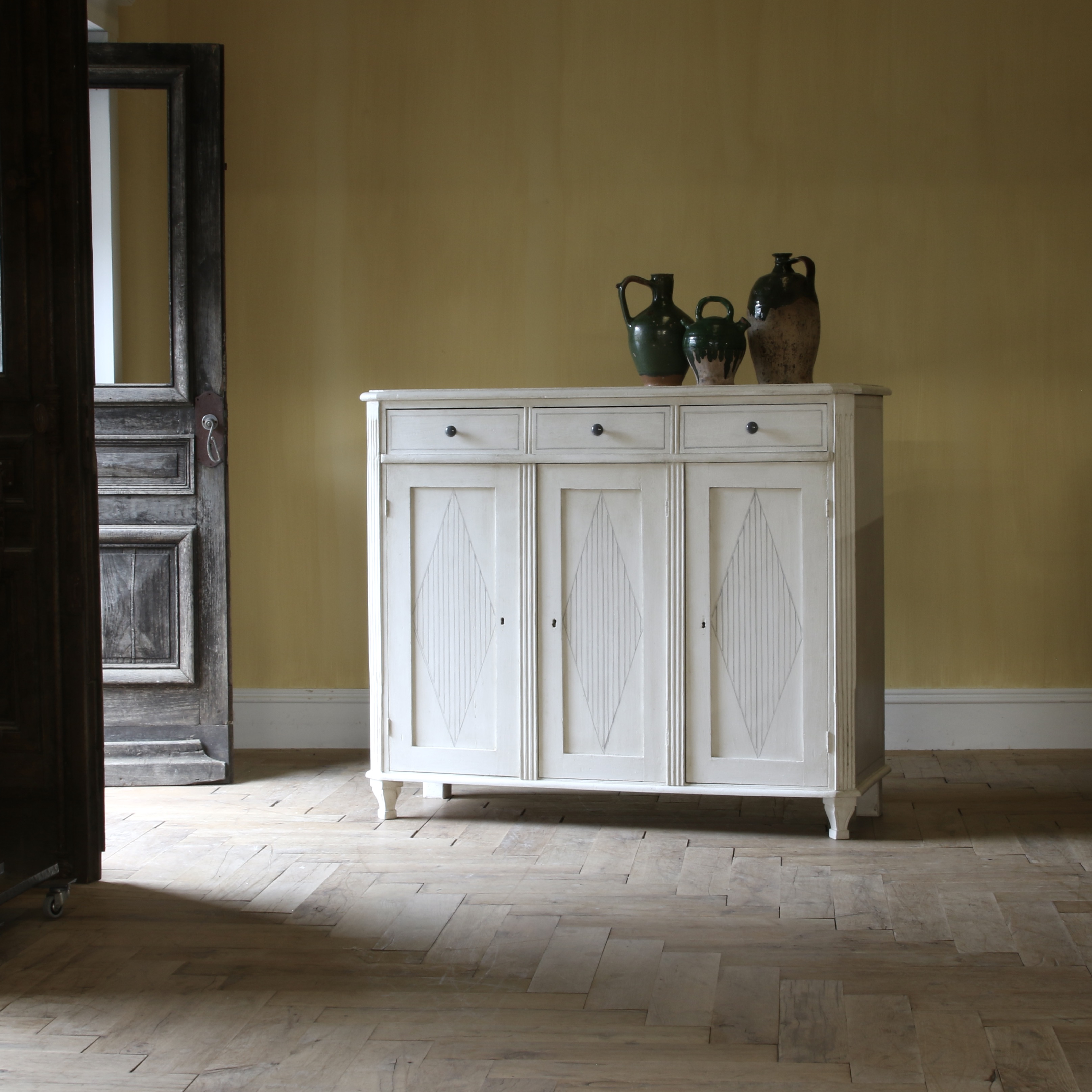 153-83 - Swedish Cupboard Base